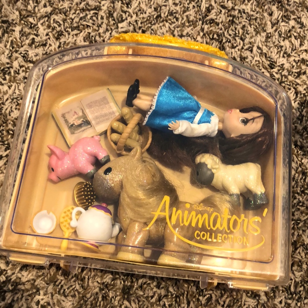 Disney Animator’s Collection Mini Belle Set: Animals, Teacup Carrying Case- MINT